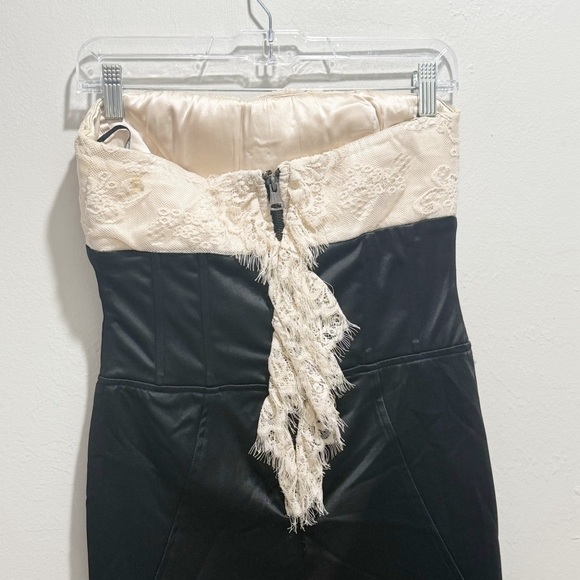 BEBE Women’s Black Ivory Eyelash Lace Ruffle Front Strapless Bodycon Dress Sz M - Picture 4 of 8